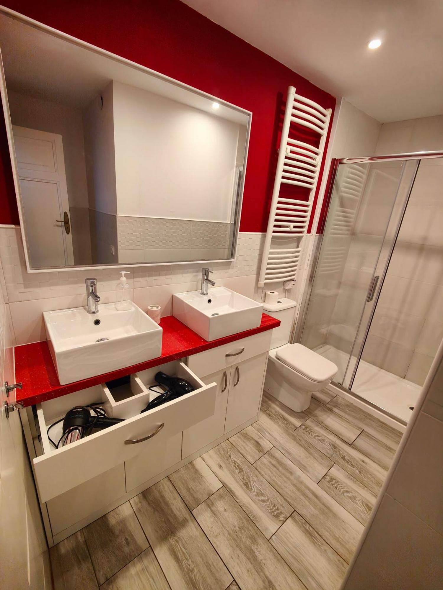 Rua Nova Apartment 28, 3 Dormitorios, Wifi, Ps4 Y Netflix, A 200M Catedral ซานติอาโก เด กอมโปสเตลา ภายนอก รูปภาพ